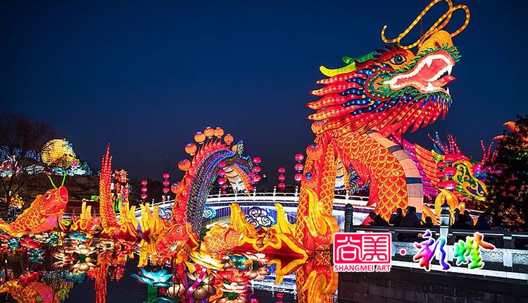 自貢燈會如何在保持傳統(tǒng)文化內(nèi)核的基礎(chǔ)上堅持局部創(chuàng)新？