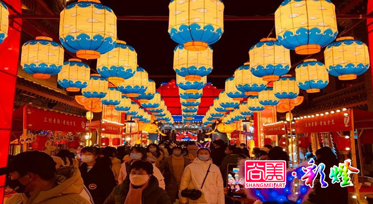 自貢燈會的創(chuàng)新精神不囿于傳統(tǒng)，不斷超越自我