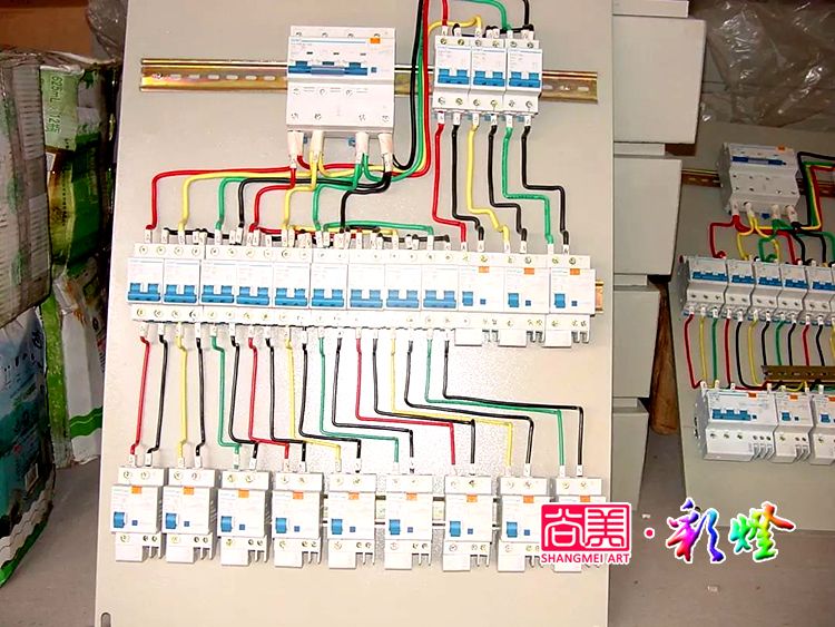 舉辦燈會用的彩燈是用三相電還是兩相電？