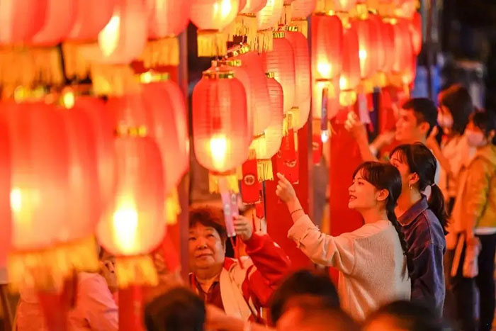 中國人為何喜歡掛燈籠？掛燈籠有何象征意義？